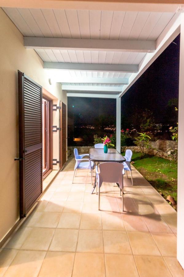 Villa Pomegrante Exopoli ภายนอก รูปภาพ