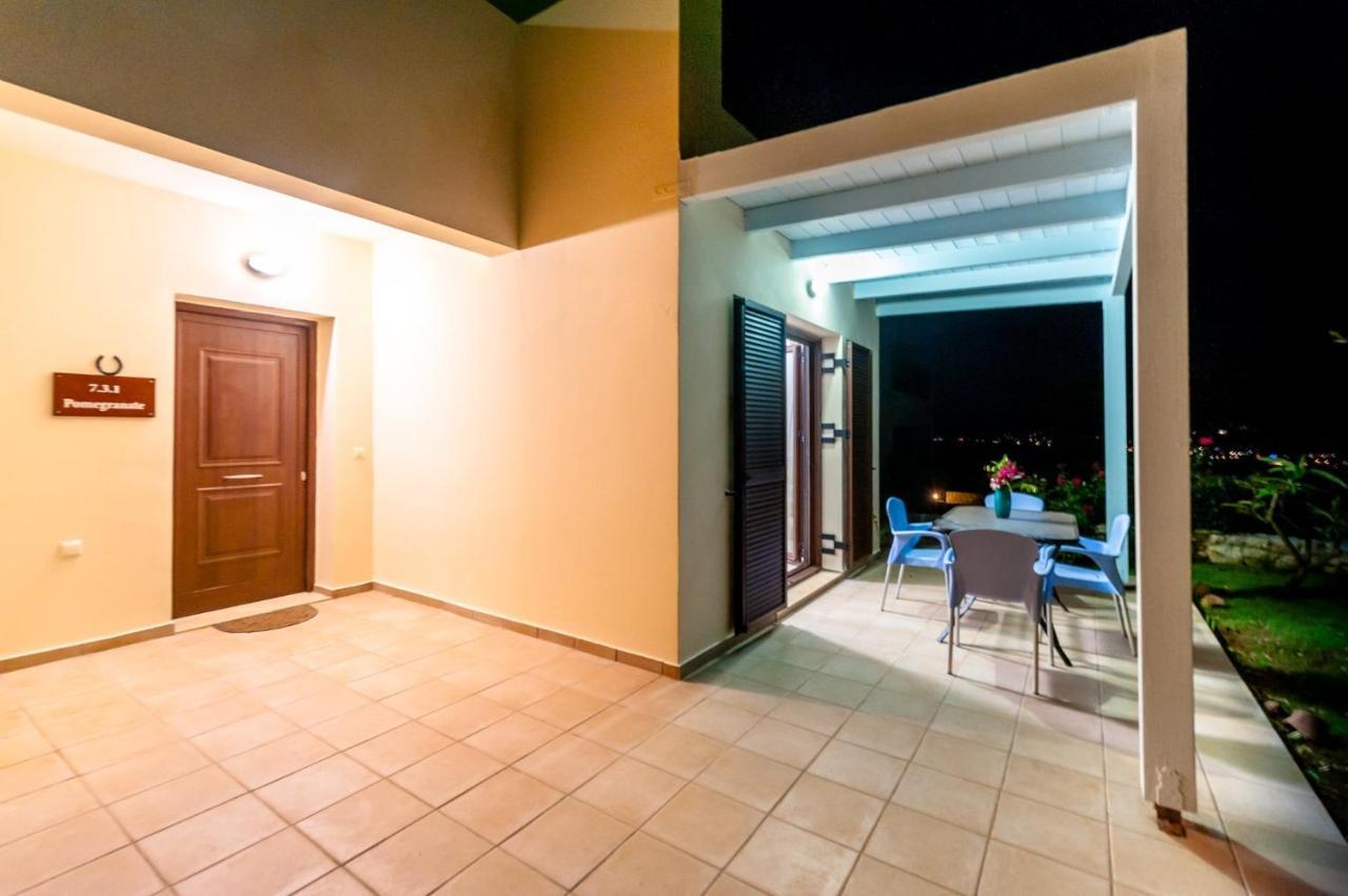 Villa Pomegrante Exopoli ภายนอก รูปภาพ